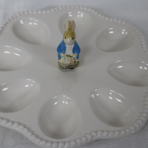 The World of Beatrix Potter Other - BEATRIX POTTER PETER BUNNY RABBIT DEVILED EGG TRAY PLATE HOLDER - NEW